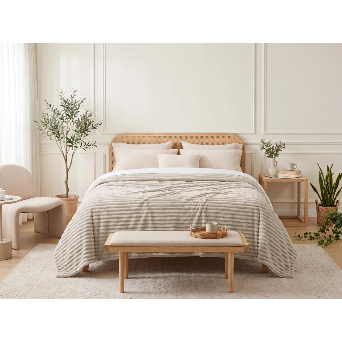 Warm Throw for Dorm Bed & Sofa – Beige – Great Gift for College Students