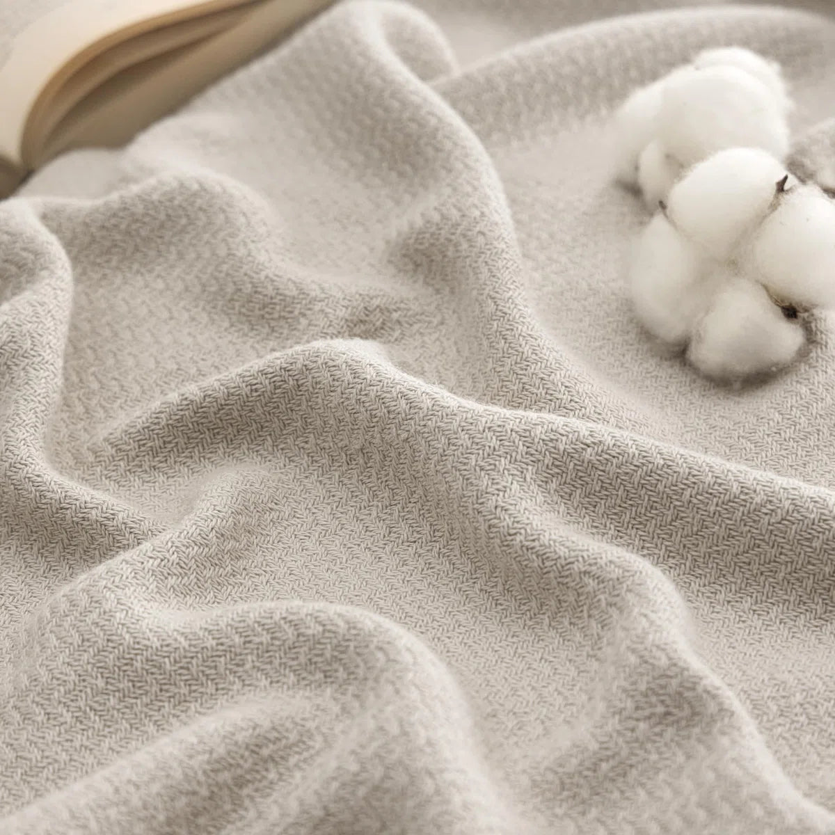 Bedsure 100% Cotton Blanket Soft Cozy Textured Herringbone Woven Blanket for All Seasons