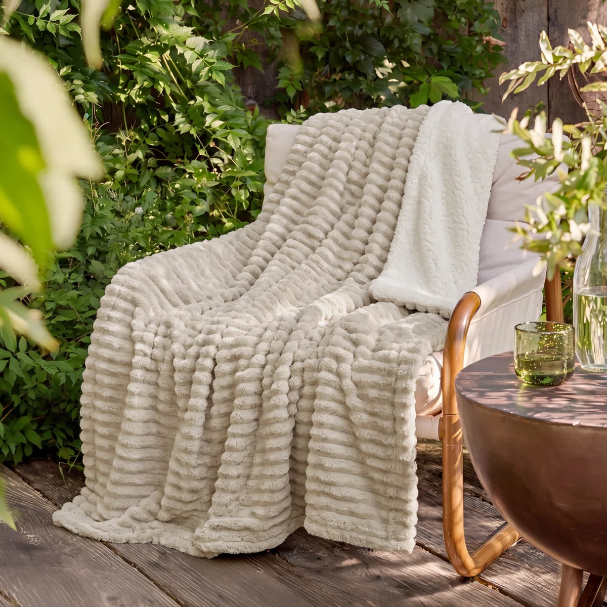 Warm Throw for Dorm Bed & Sofa – Beige – Great Gift for College Students