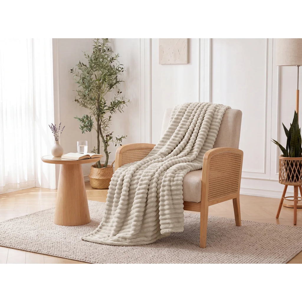 Warm Throw for Dorm Bed & Sofa – Beige – Great Gift for College Students